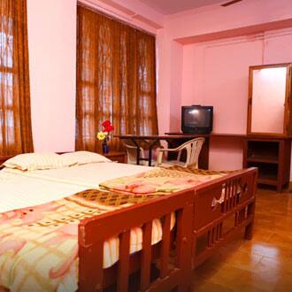 Karthika Tourist Home, Thekkady 3